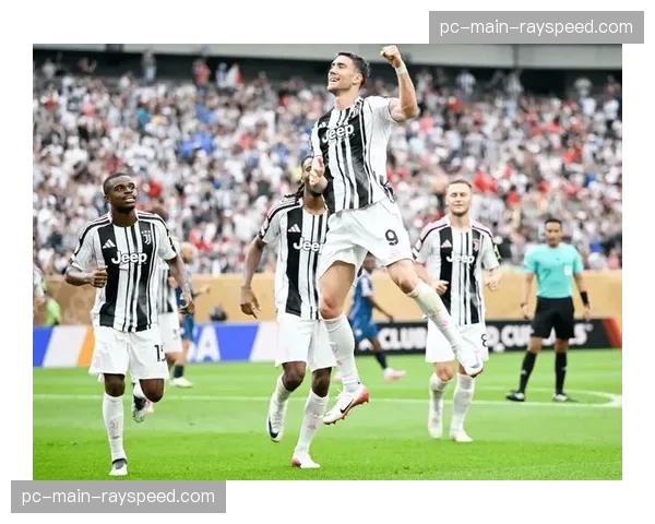 尤文图斯加时3-2加拉塔萨雷仍总比分出局，凯利染红洛卡特利点射